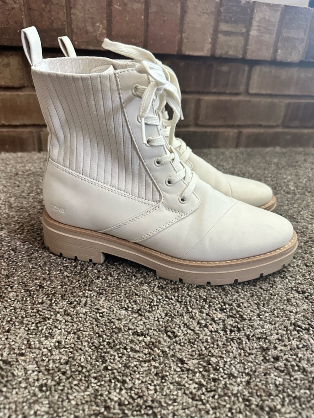 TOMS Cream Knit Lug Sole Combat Boots Sz 9 | Minimalist Gorpcore Chic